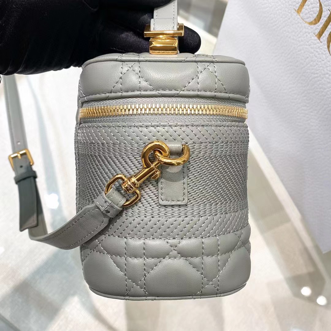 Dior Travel Handbag（18.5-13-10CM） - FashionPlug