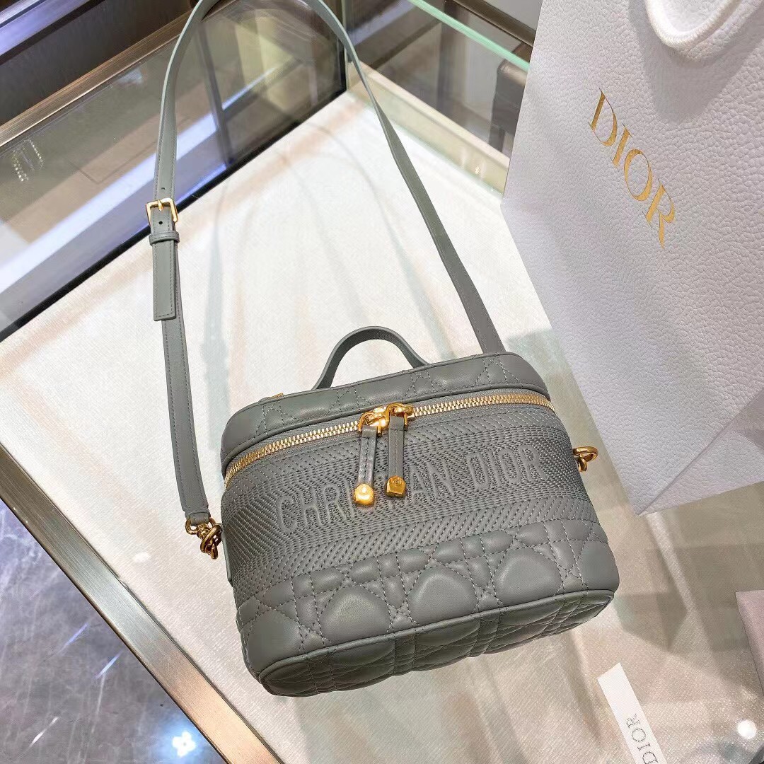Dior Travel Handbag（18.5-13-10CM） - FashionPlug