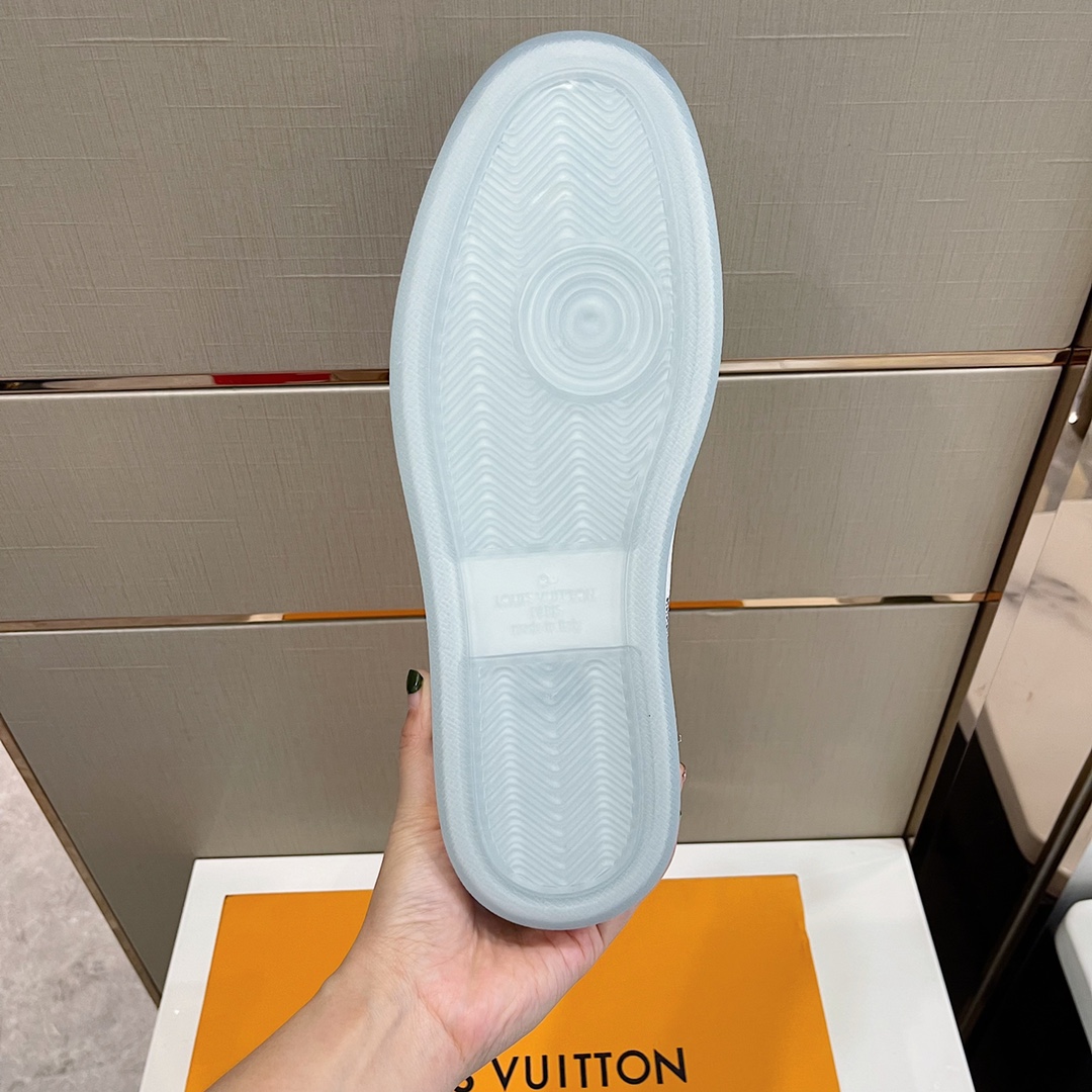Louis Vuitton Men's Rivoli Sneaker - FashionPlug