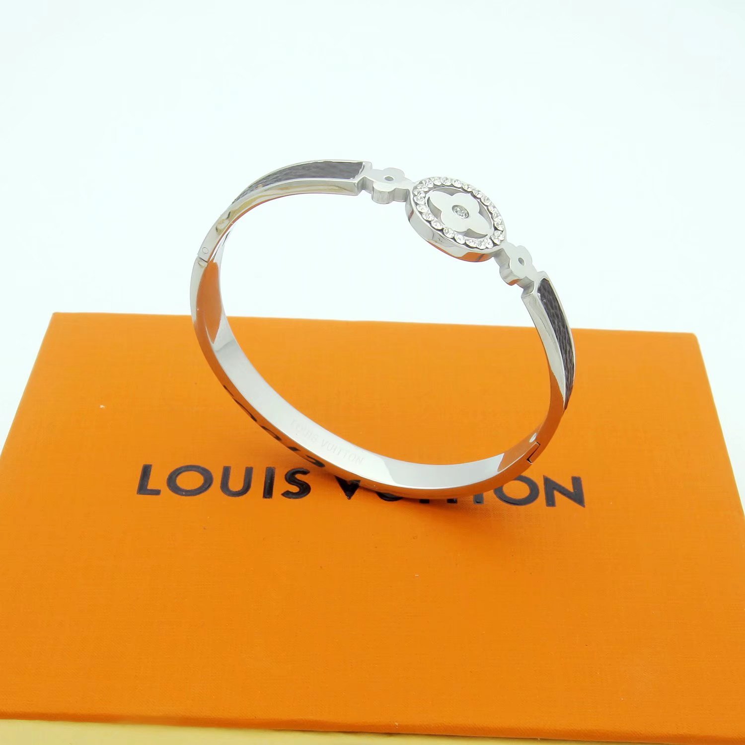 Louis Vuitton Bracelet - FashionPlug