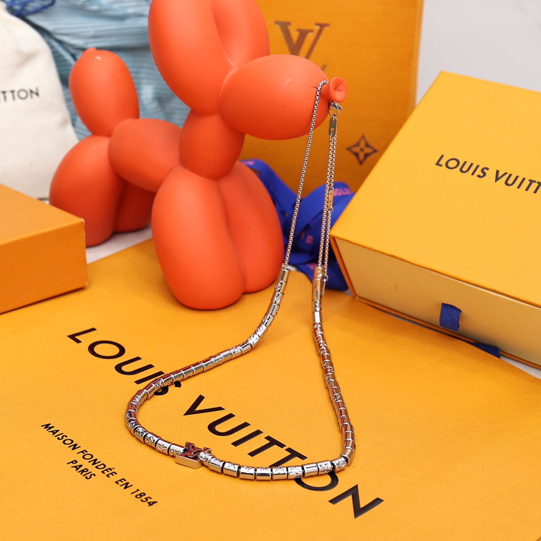 Louis Vuitton Paradise Necklace - FashionPlug