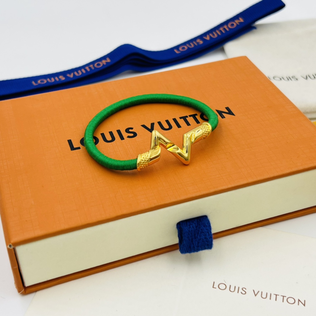 Louis Vuitton LV Volt Play 18K Bracelet - FashionPlug