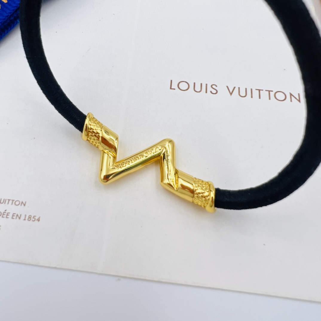 Louis Vuitton LV Volt Play 18K Bracelet - FashionPlug