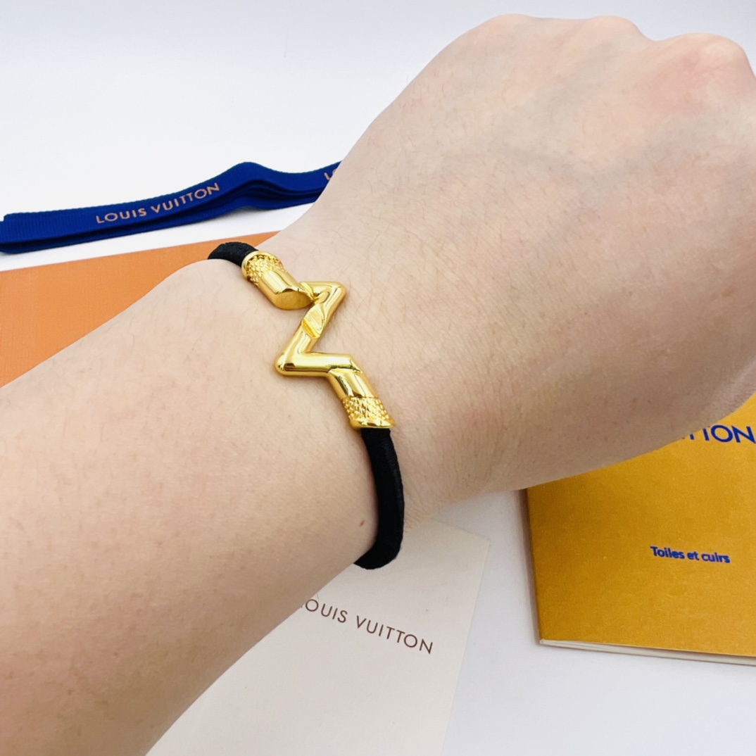 Louis Vuitton LV Volt Play 18K Bracelet - FashionPlug
