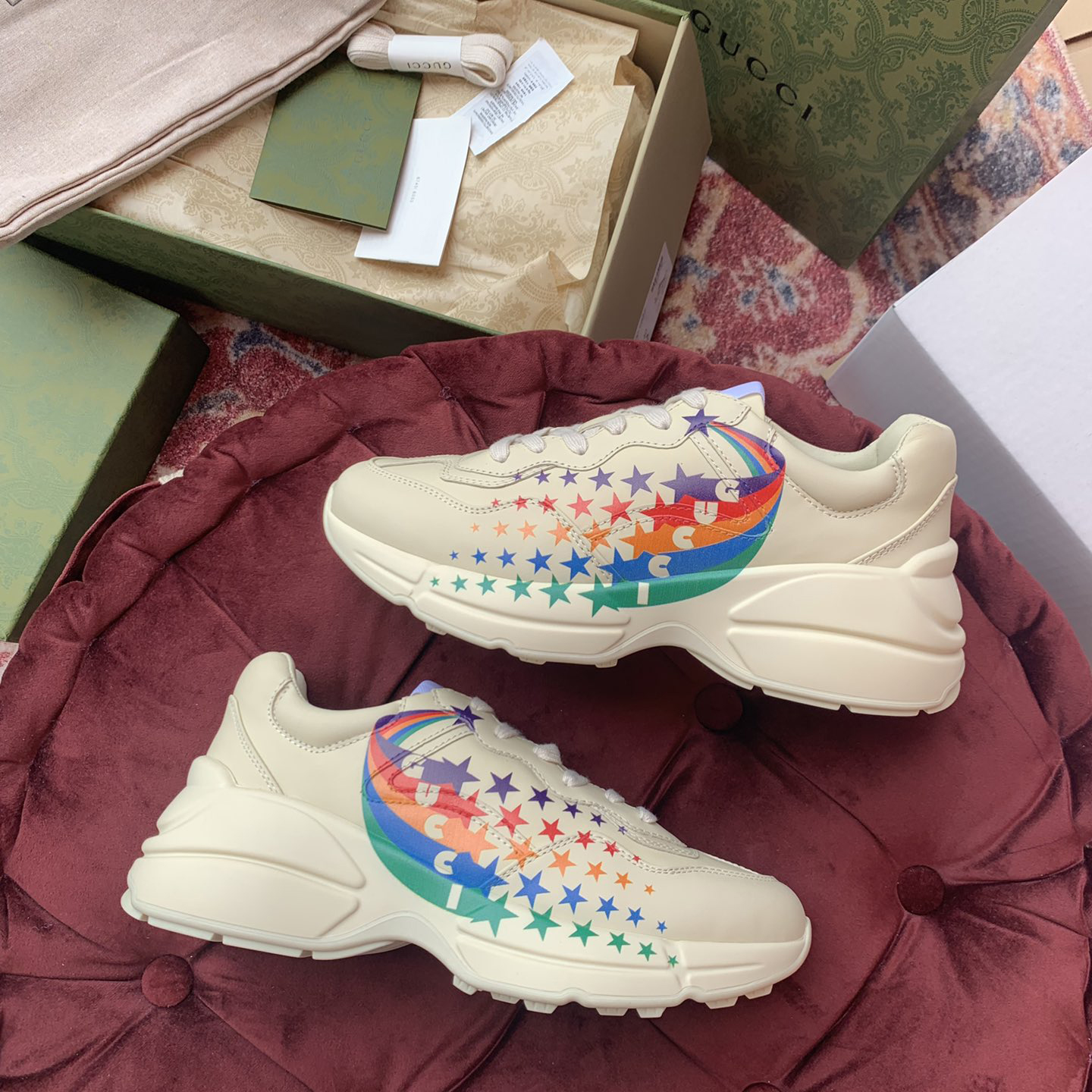 Gucci Men's Rhyton Sneaker In White - FashionPlug
