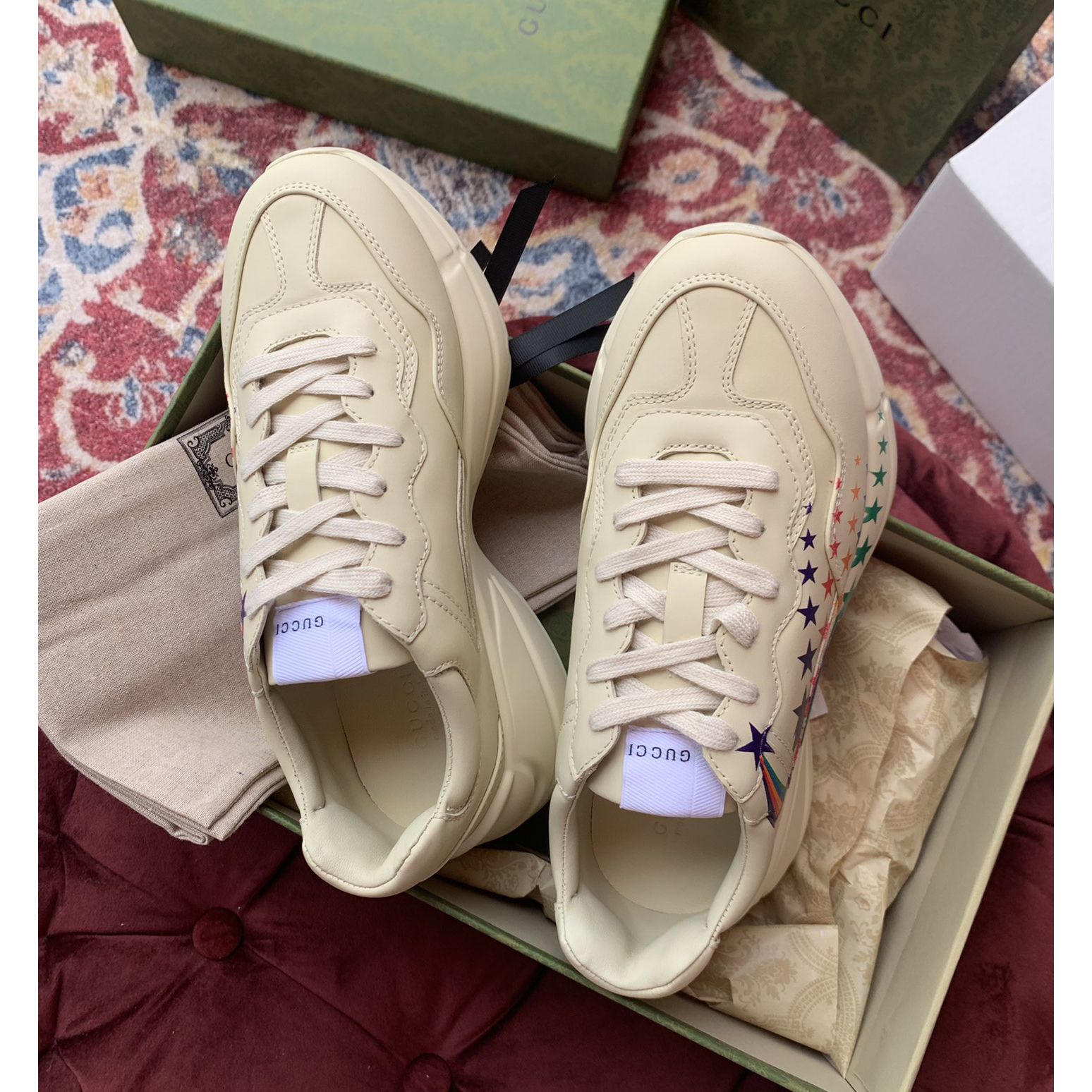 Gucci Men's Rhyton Sneaker In White - FashionPlug