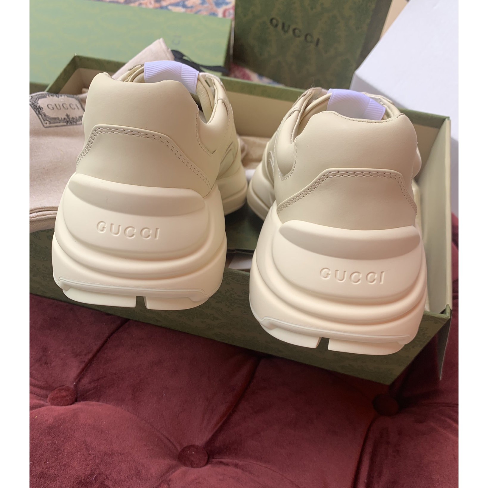 Gucci Men's Rhyton Sneaker In White - FashionPlug