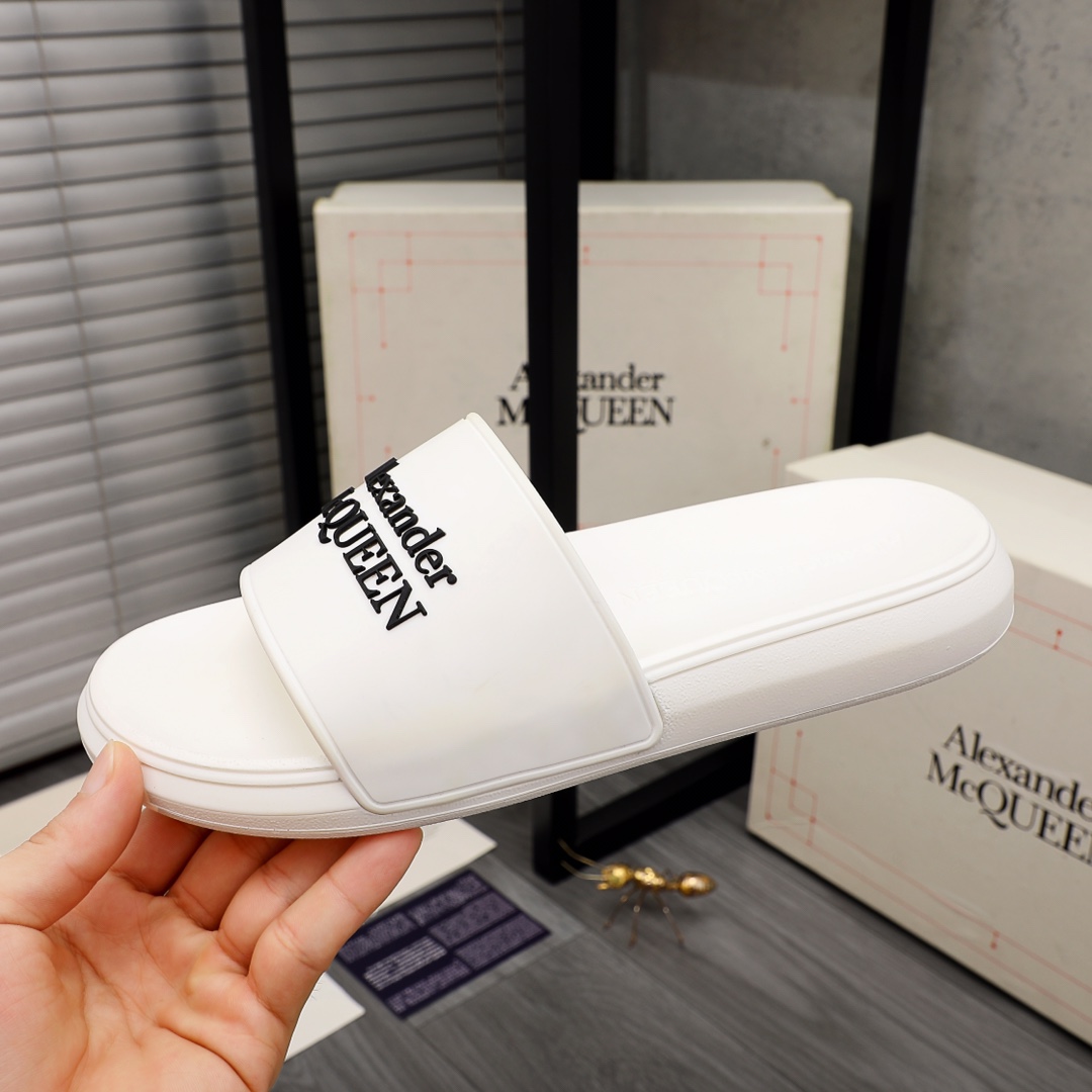 Alexander Mqueen Logo Slipper - FashionPlug