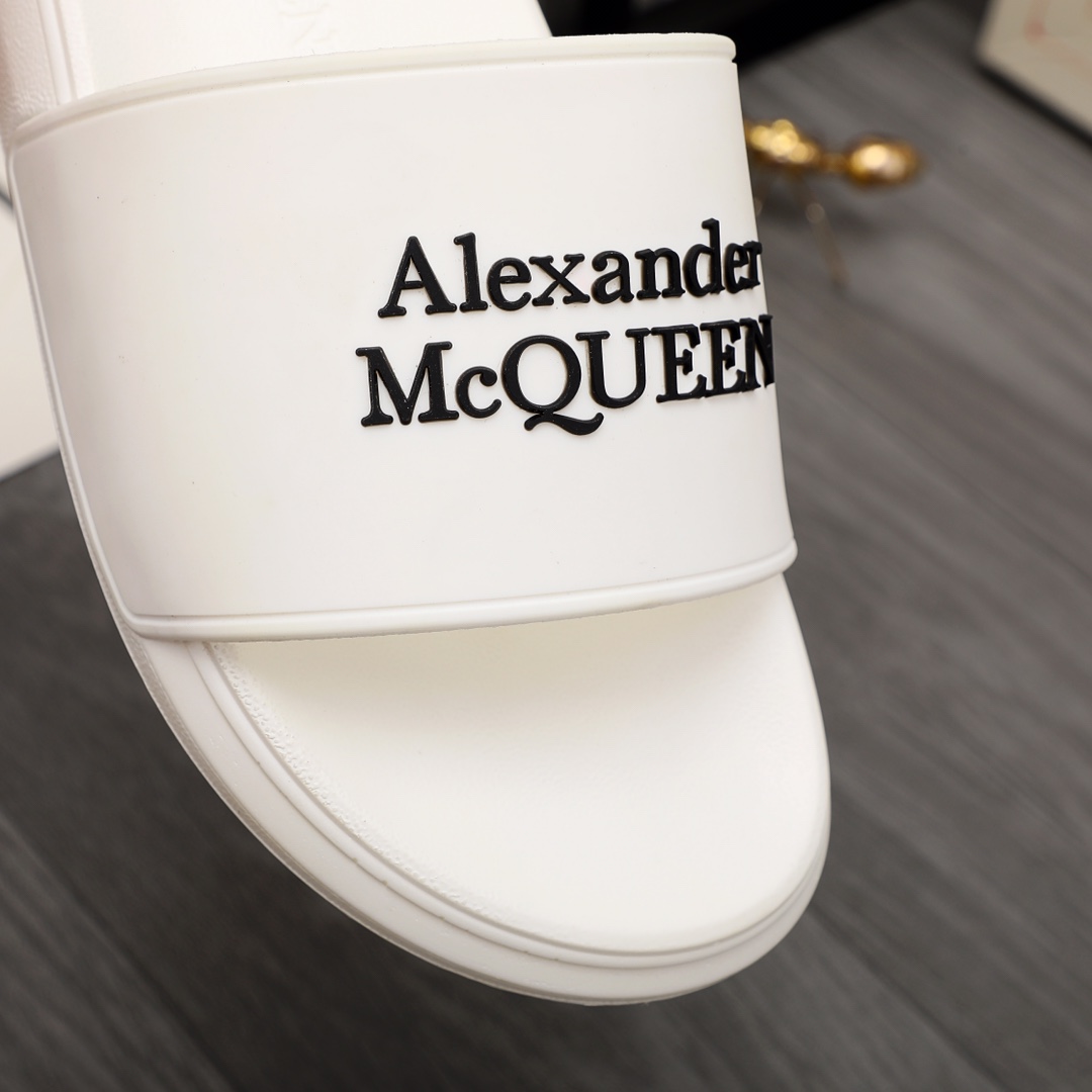 Alexander Mqueen Logo Slipper - FashionPlug