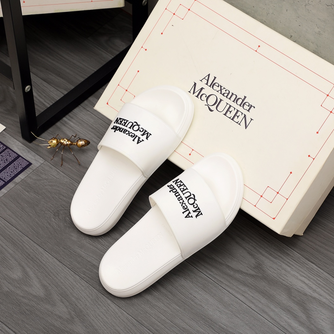 Alexander Mqueen Logo Slipper - FashionPlug