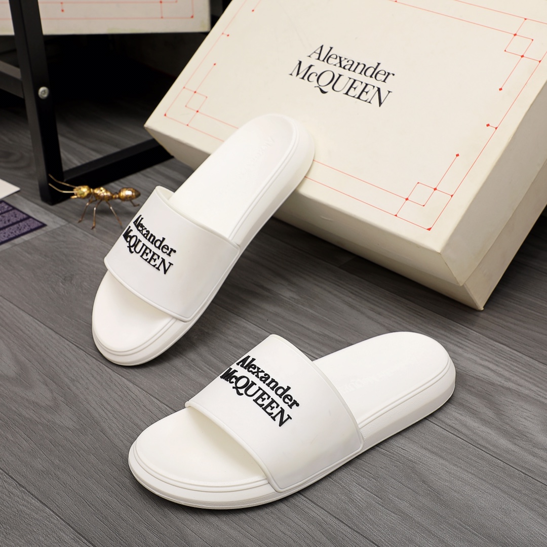 Alexander Mqueen Logo Slipper - FashionPlug