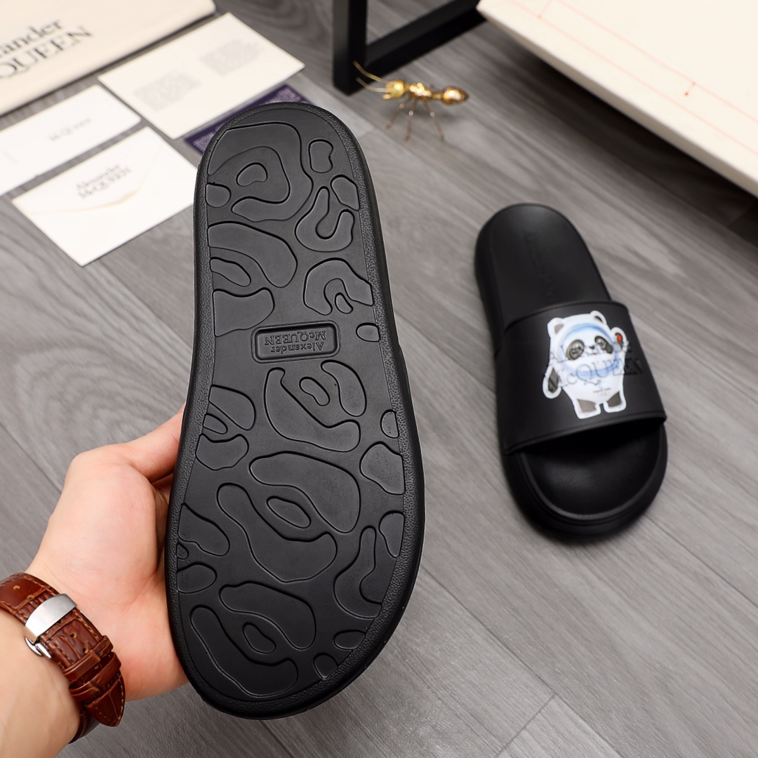 Alexander Mqueen Logo Slipper - FashionPlug