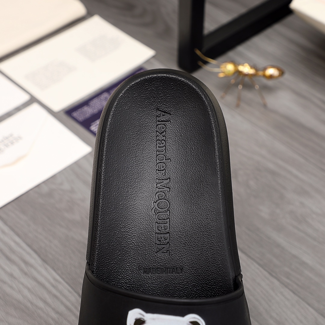 Alexander Mqueen Logo Slipper - FashionPlug