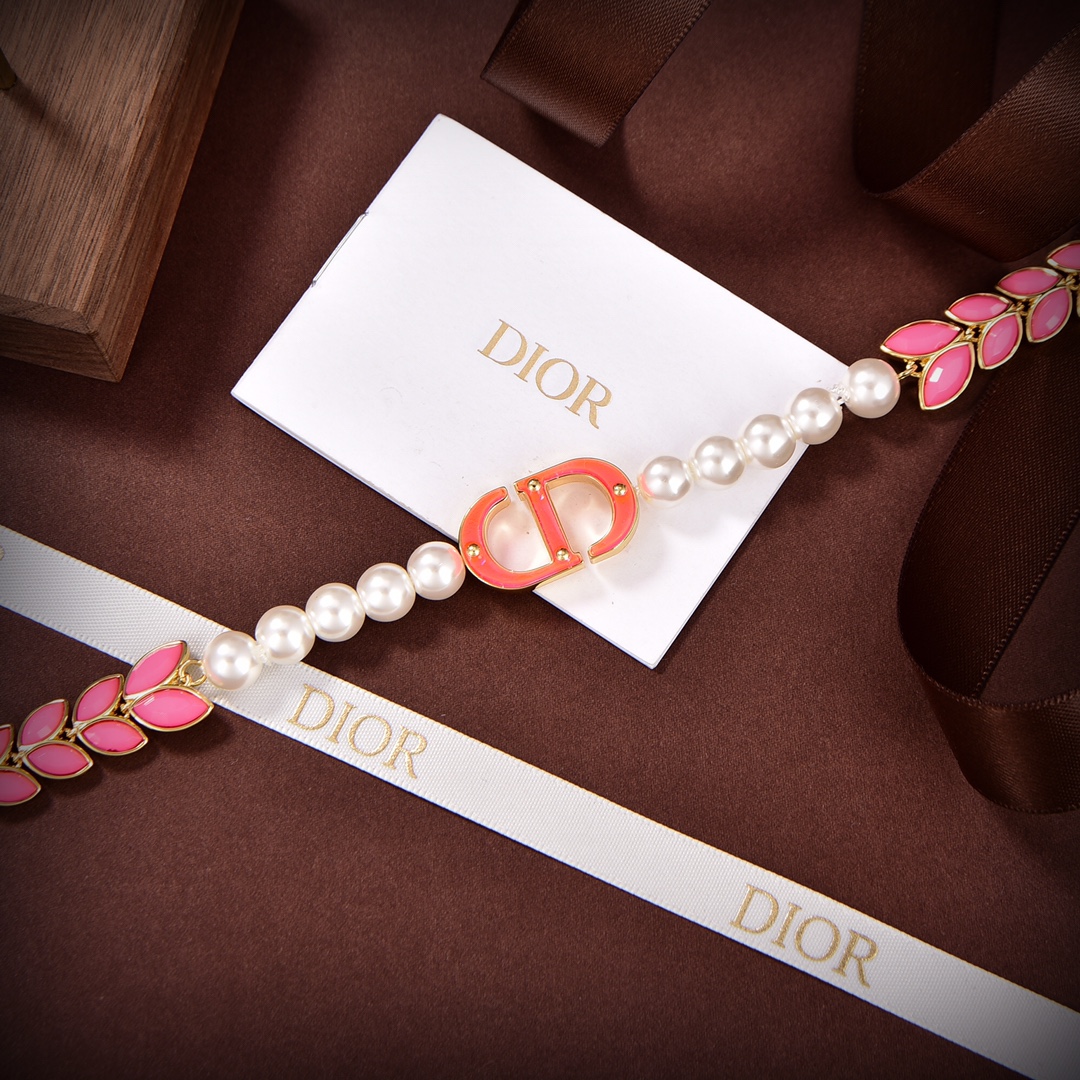 Dior 30 Montaigne Necklace - FashionPlug