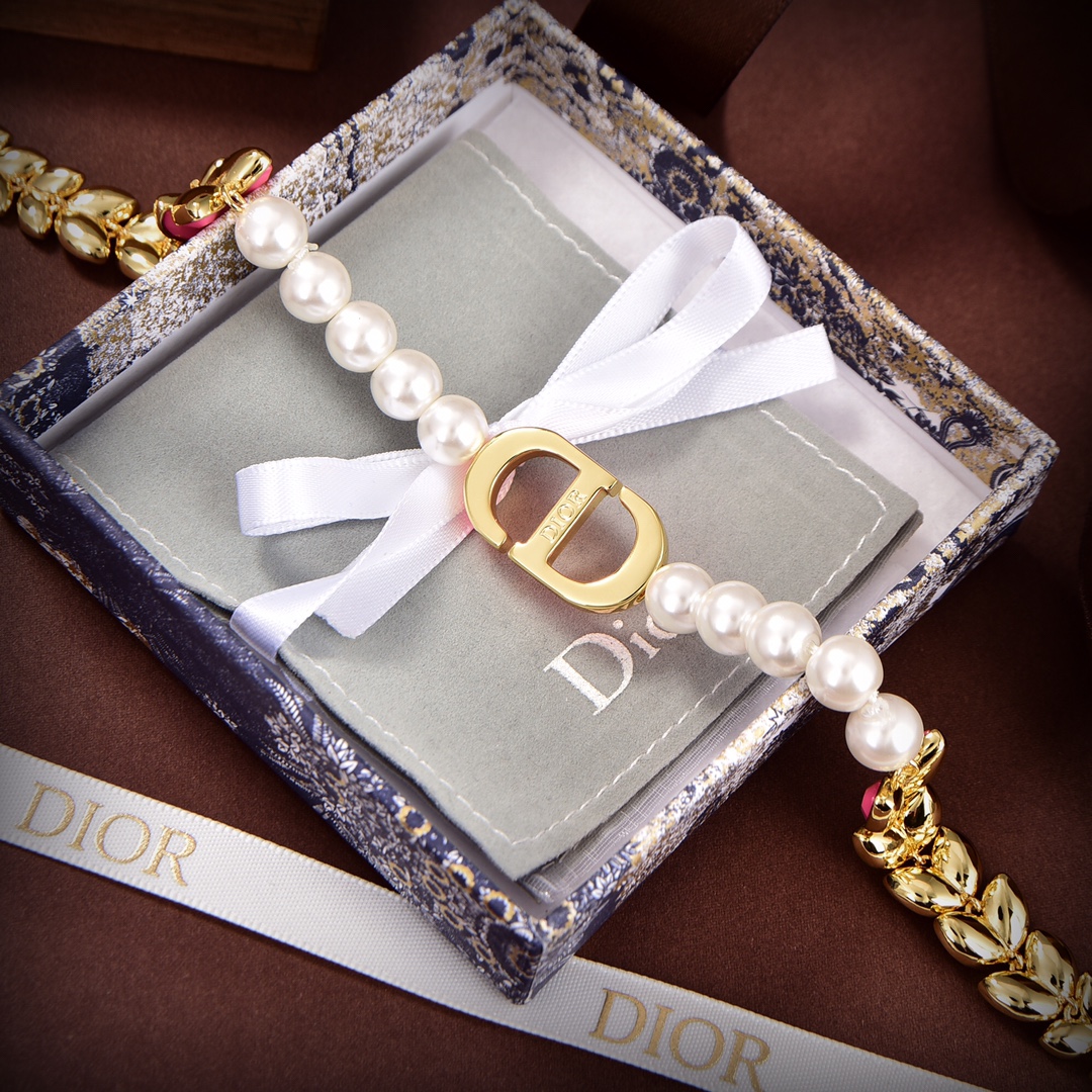 Dior 30 Montaigne Necklace - FashionPlug