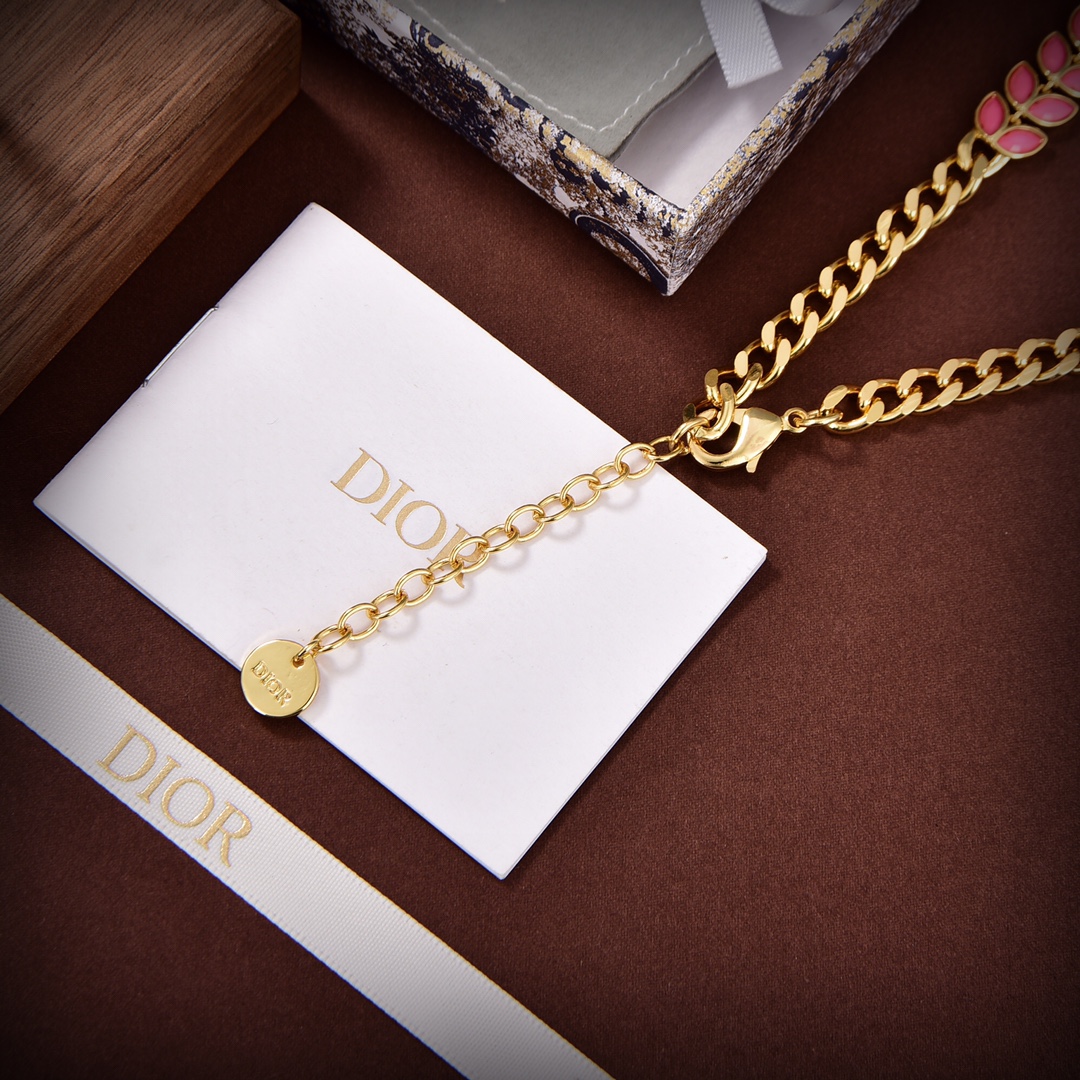Dior 30 Montaigne Necklace - FashionPlug