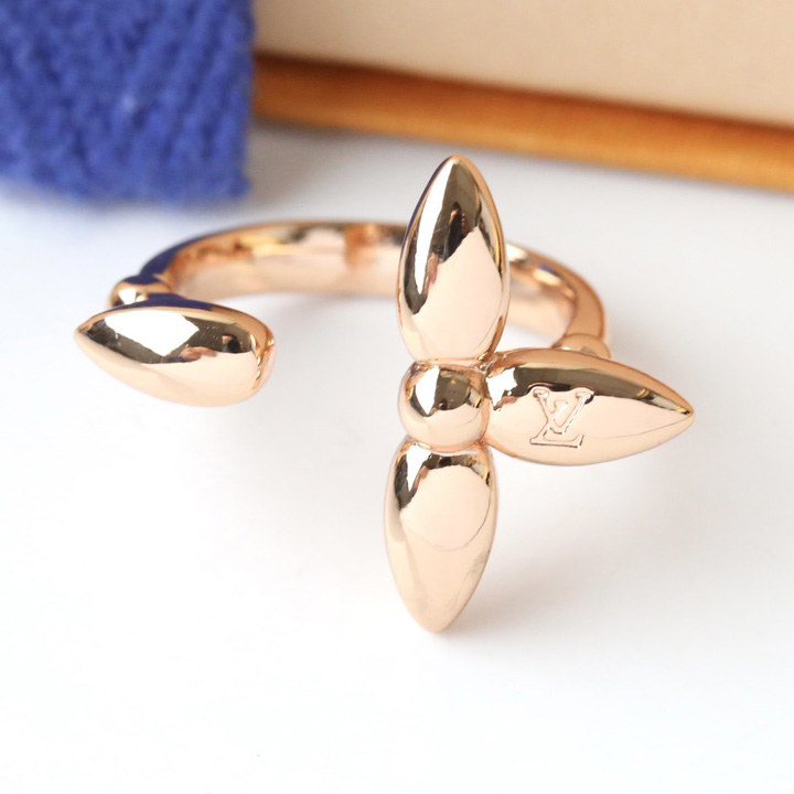 Louis Vuitton Silver Ring - FashionPlug