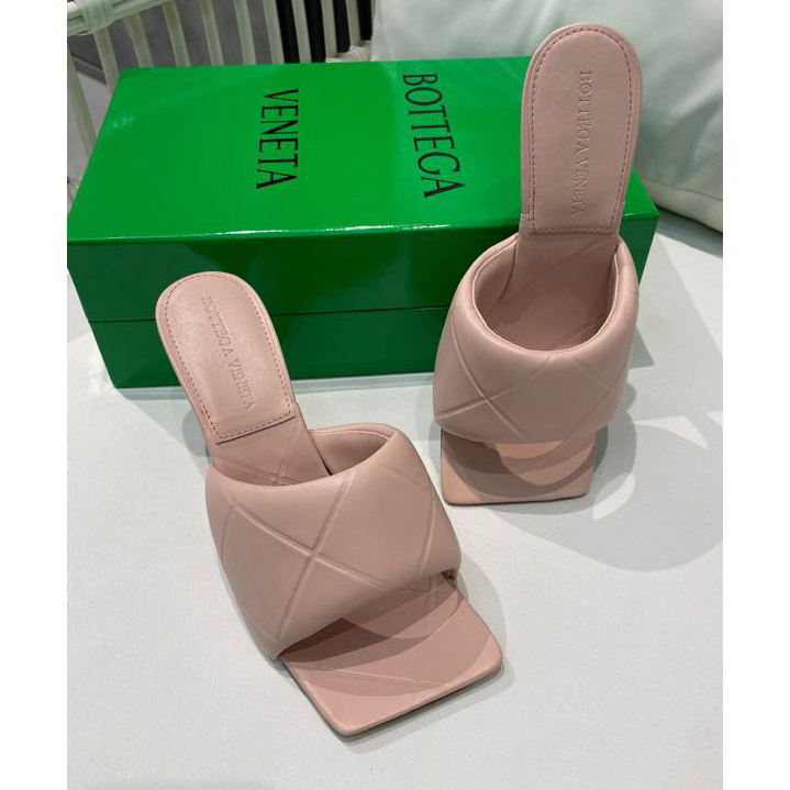 Bottega Veneta Padded Leather Sandals - FashionPlug