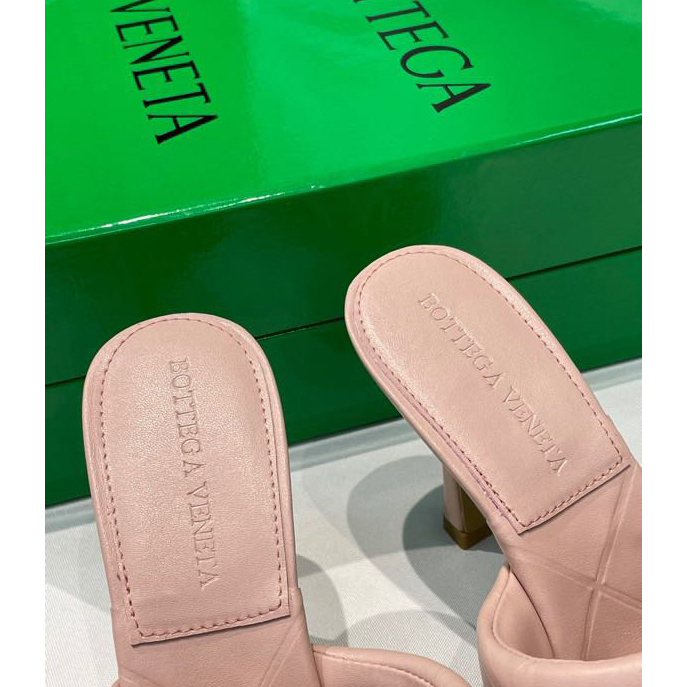 Bottega Veneta Padded Leather Sandals - FashionPlug