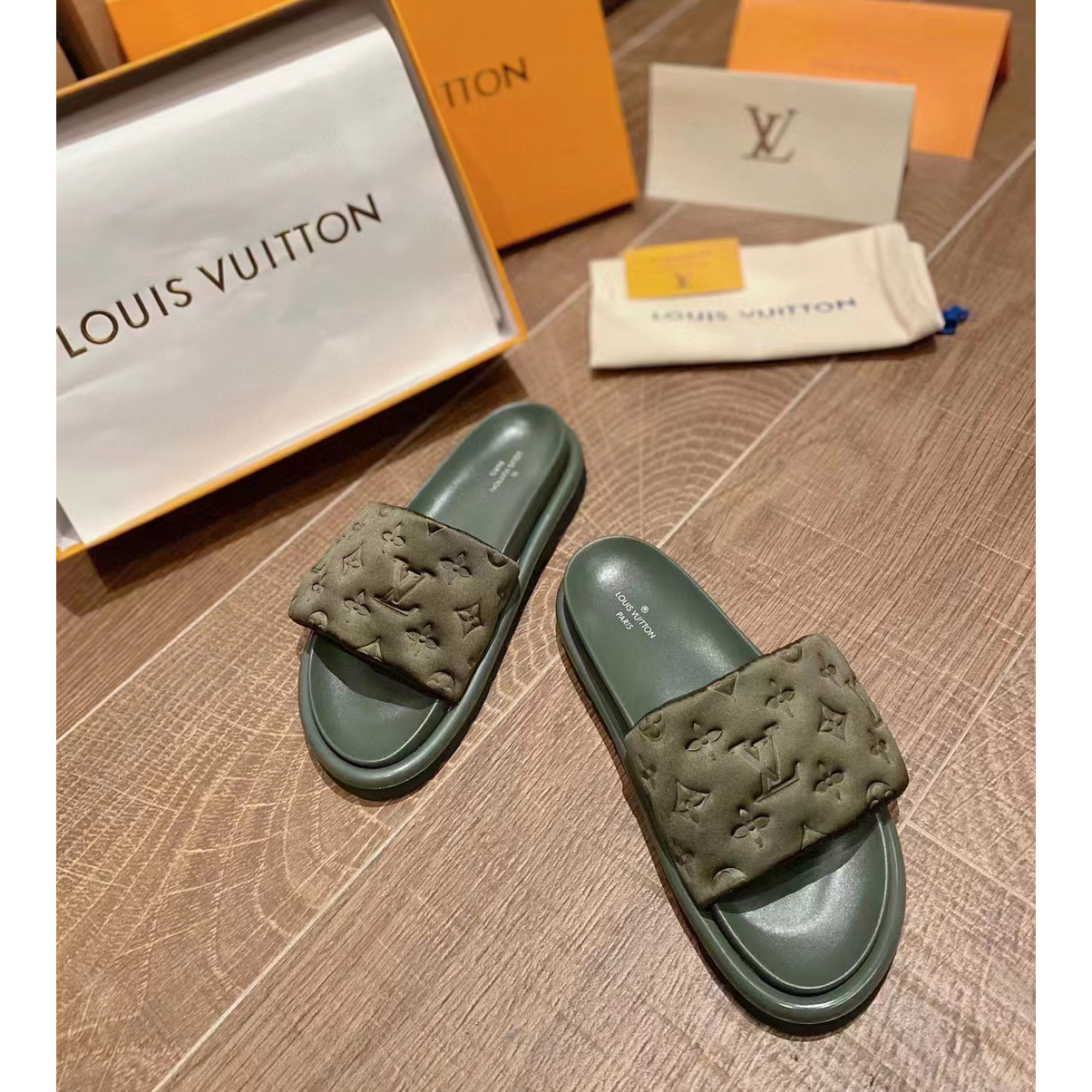 Louis Vuitton Pool Pillow Comfort Mules - FashionPlug