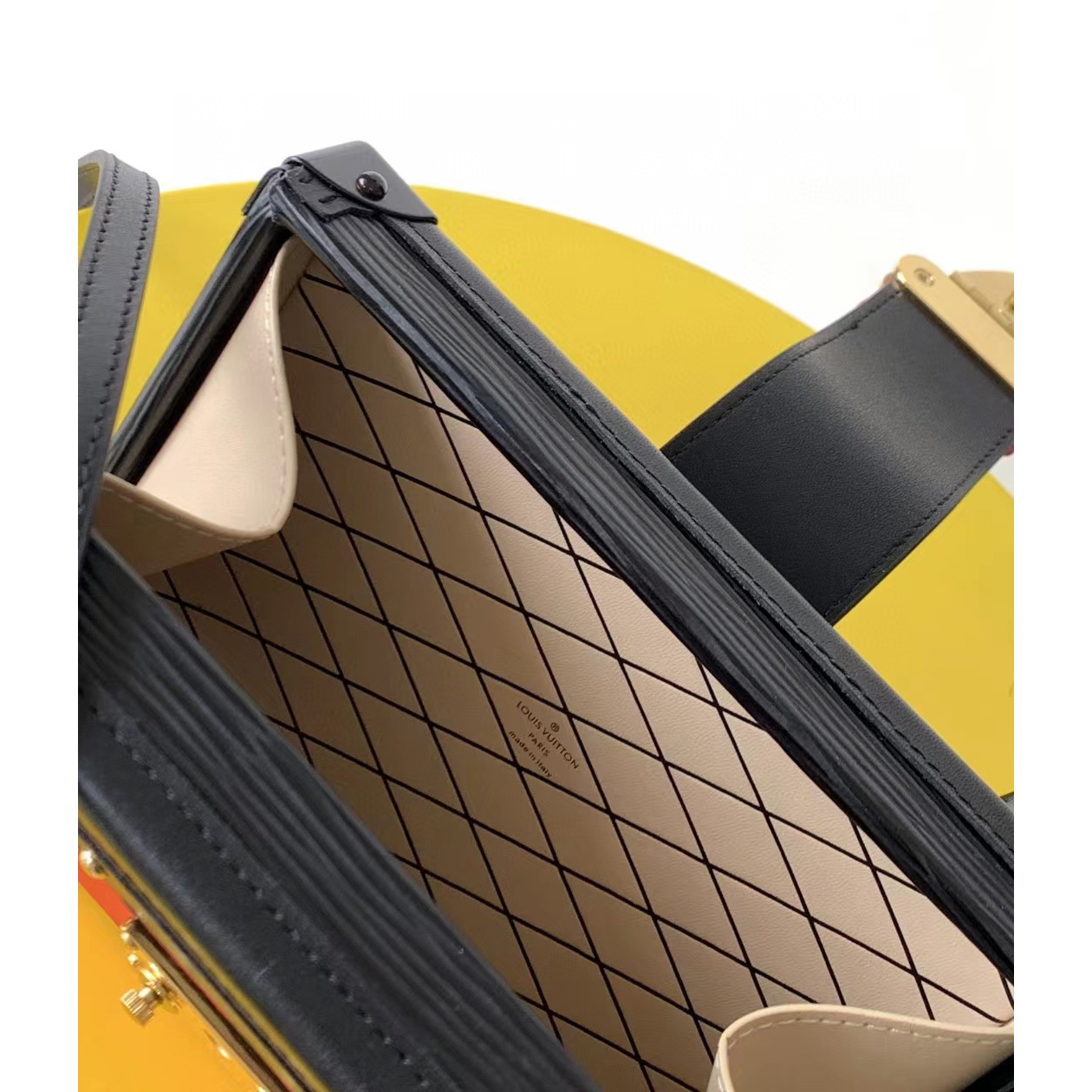 Louis Vuitton Petite Mamlle Bag （20-12-5cm） - FashionPlug