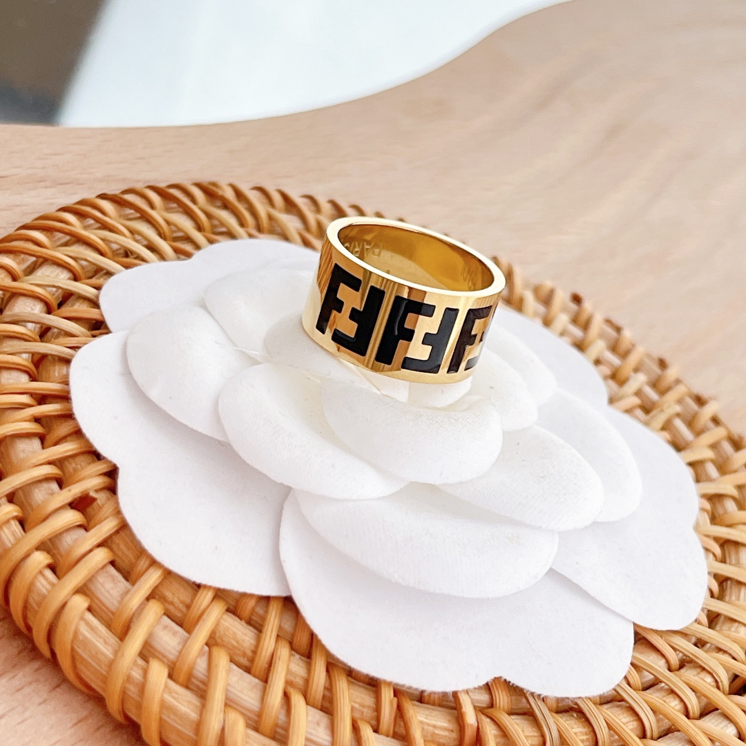 Fendi Ring - FashionPlug