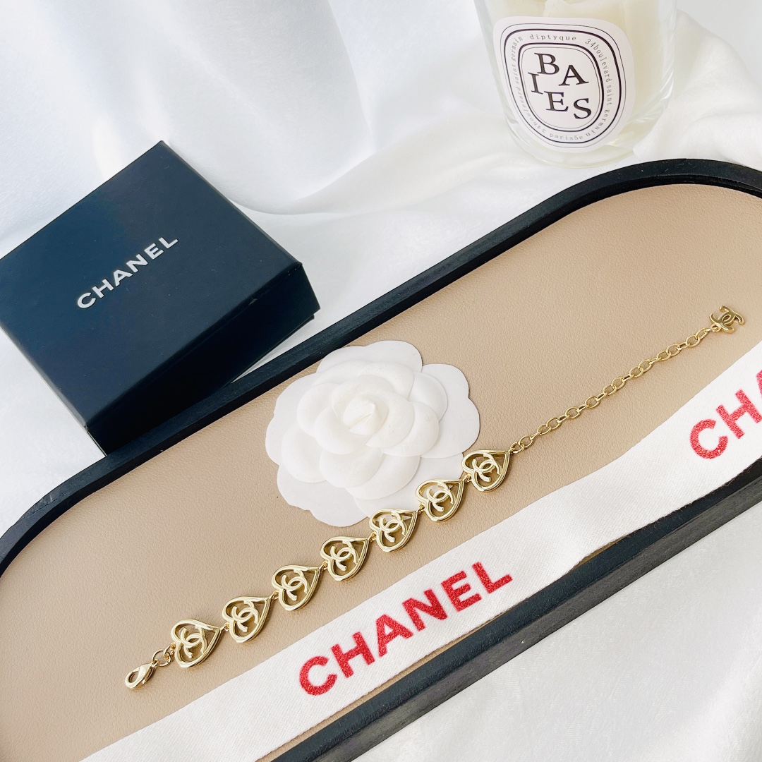 Dior Bracelet - FashionPlug