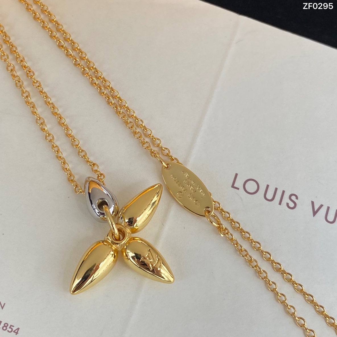 Louis Vuitton Necklace - FashionPlug