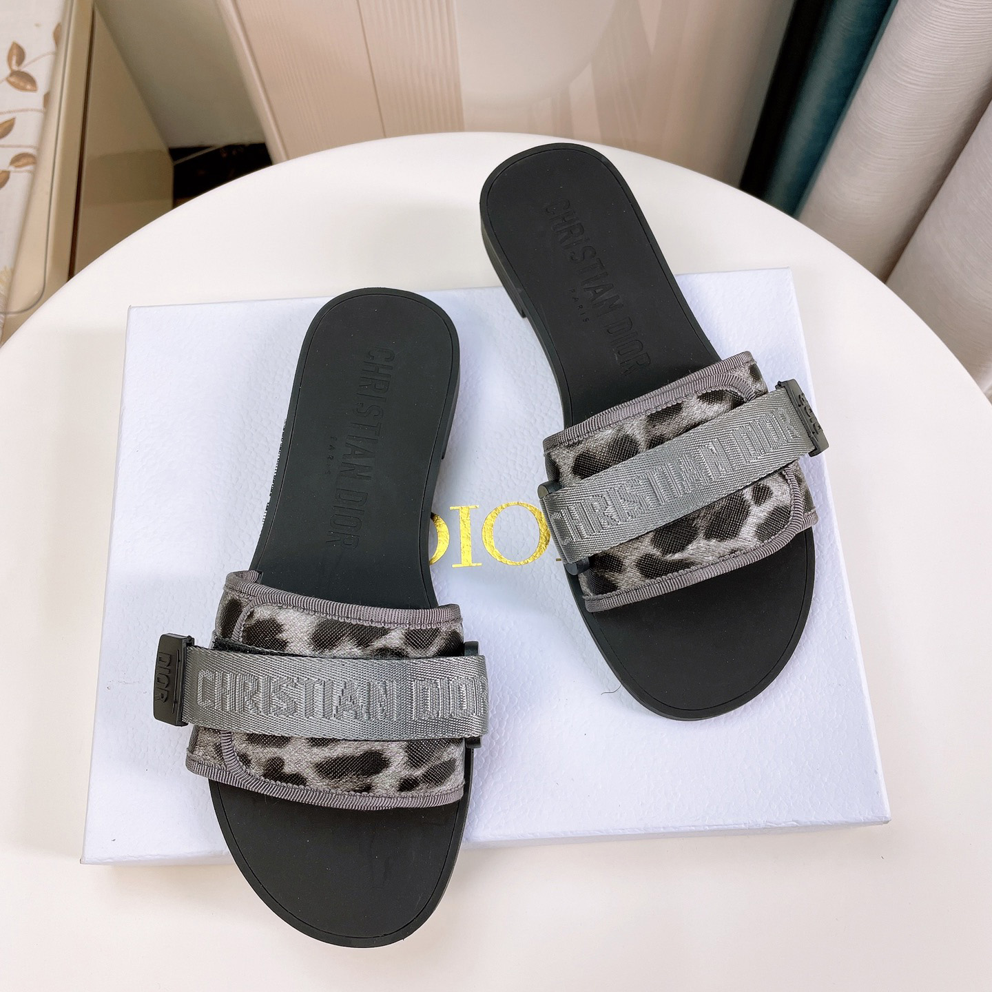 Dior Women Slides - FashionPlug