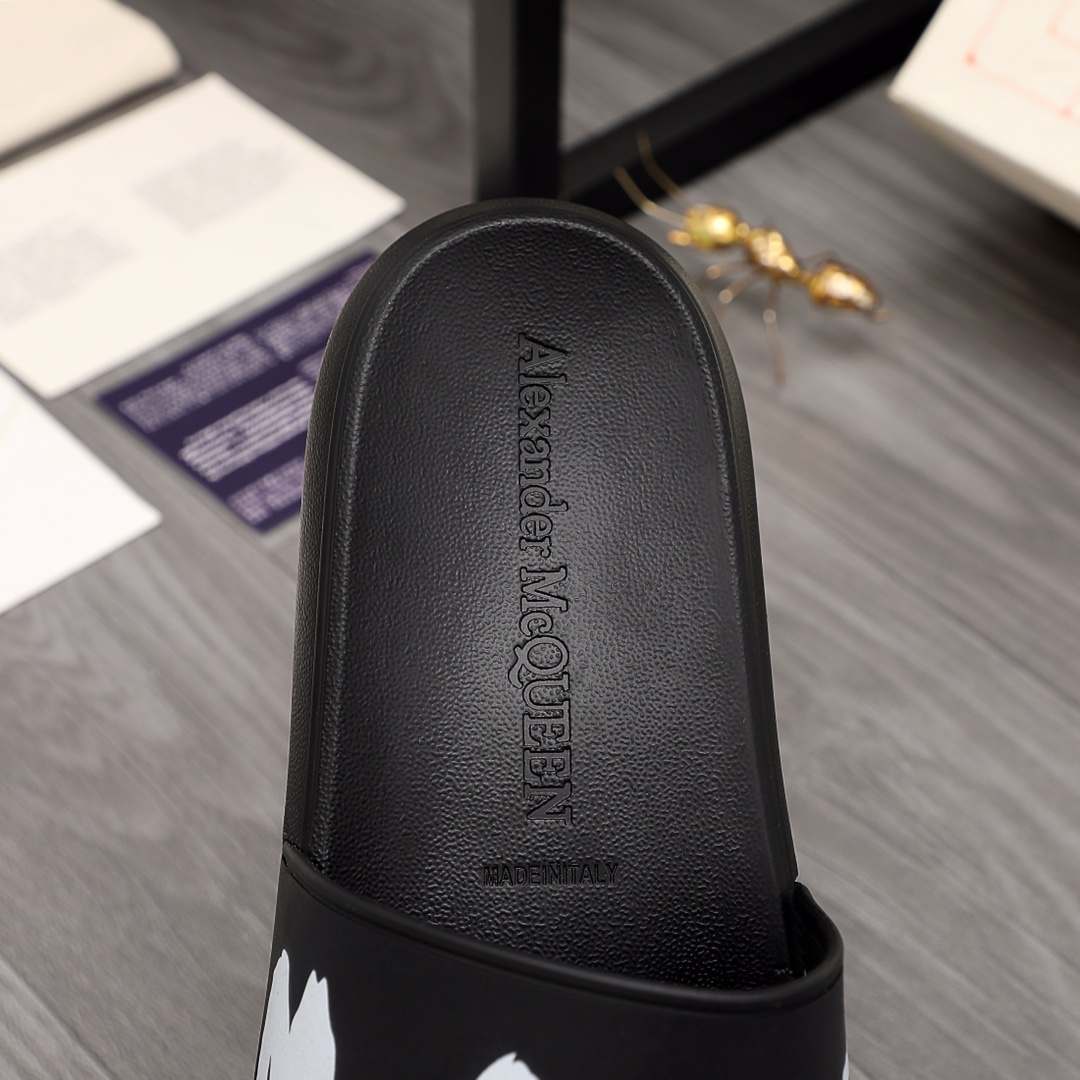 Alexander Mqueen Logo Slipper - FashionPlug
