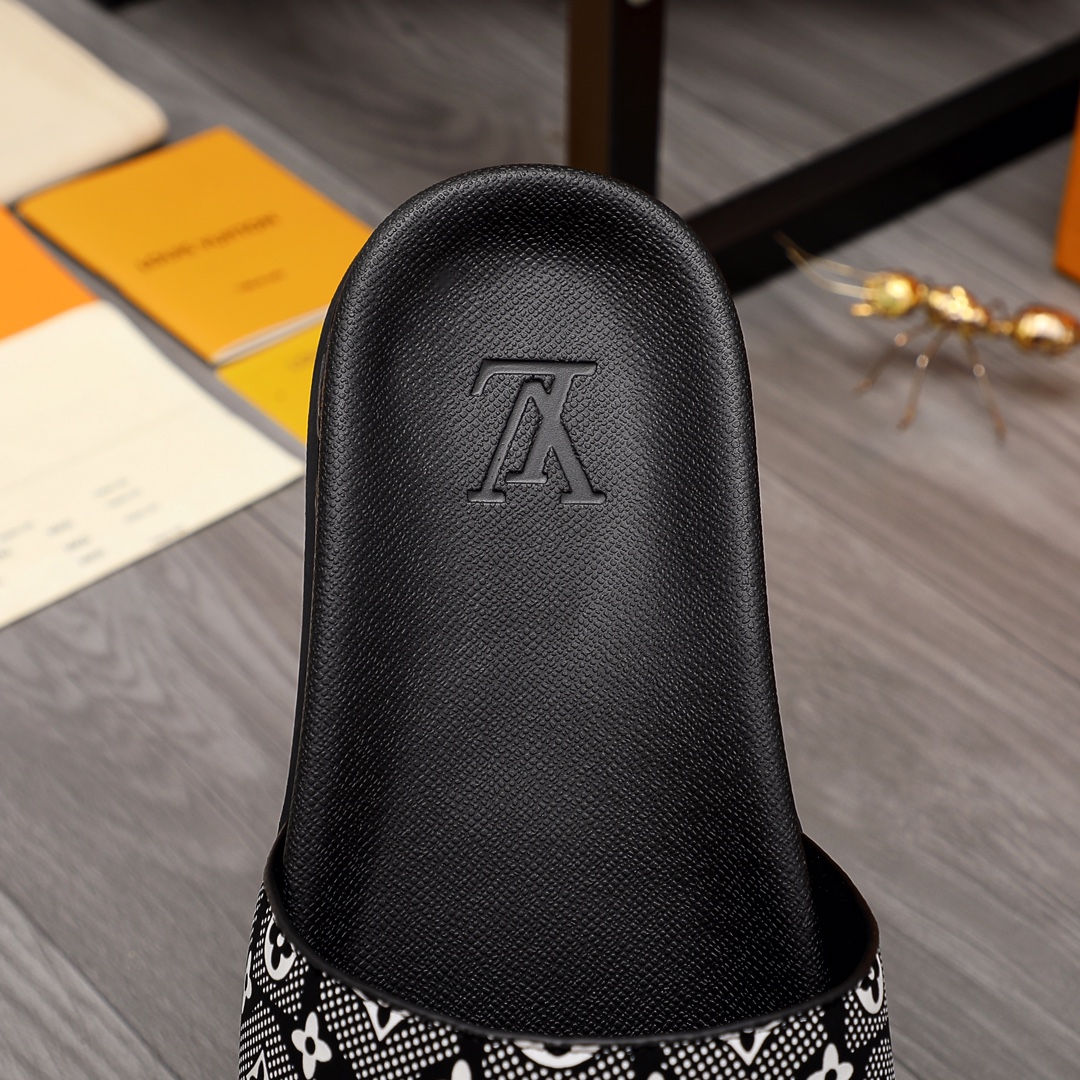 Louis Vuitton Monogram Slippers - FashionPlug