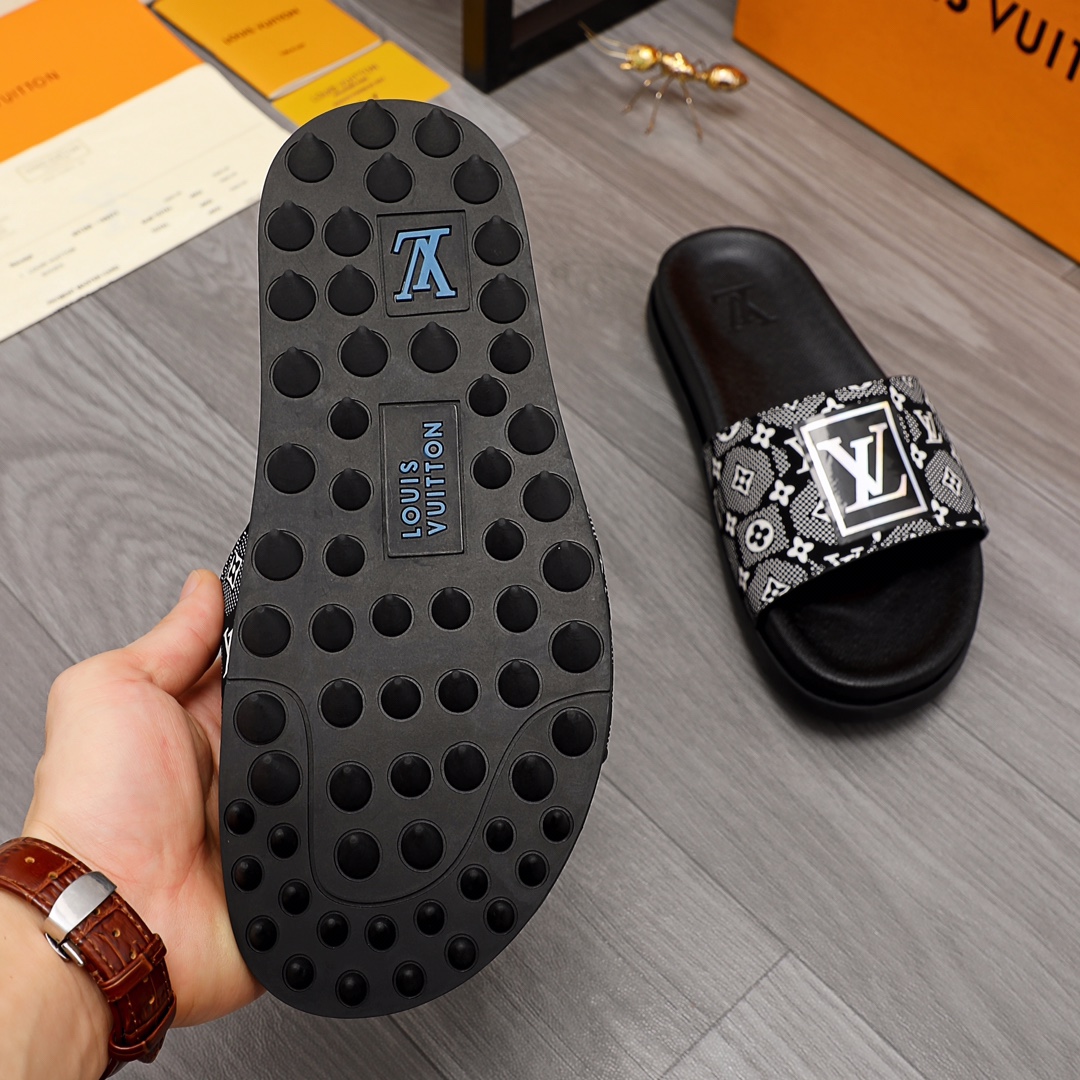 Louis Vuitton Monogram Slippers - FashionPlug