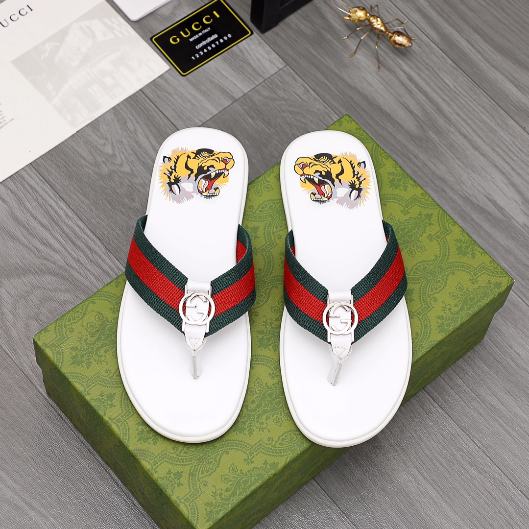Gucci Rubber GG Men's Flip Flops - FashionPlug