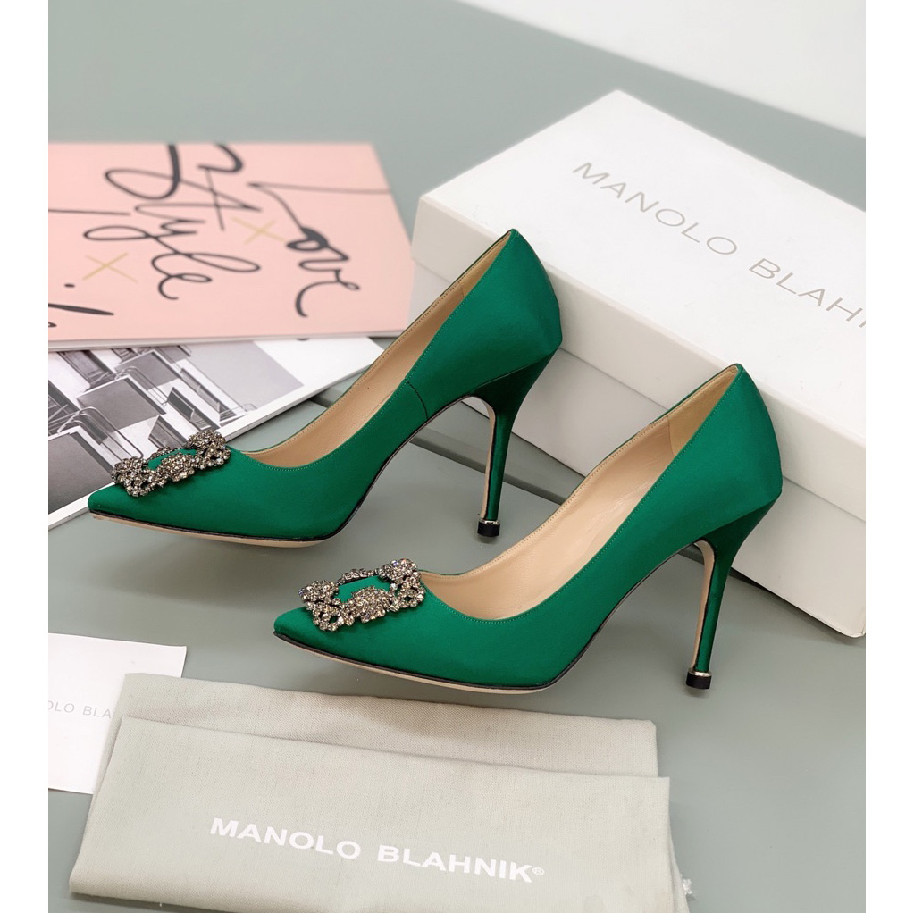 Manolo Blahnik Green Hangisi Pumps With Buckle - FashionPlug