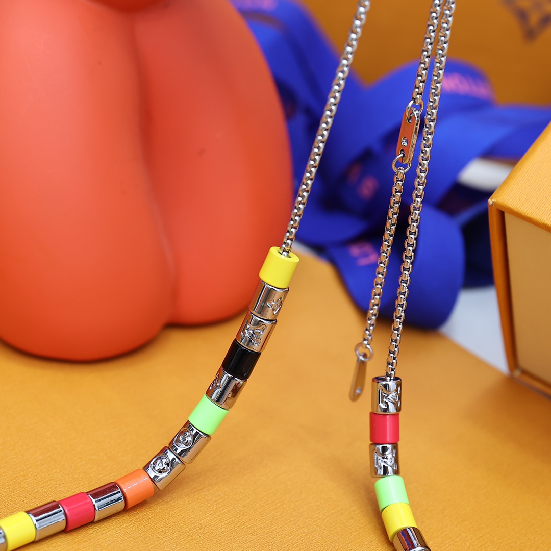 Louis Vuitton Paradise Necklace - FashionPlug