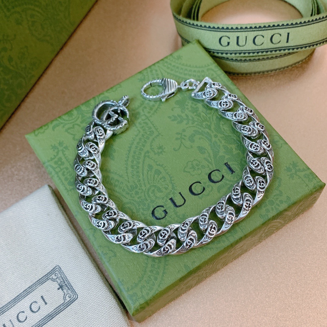 Gucci GG Bracelet - FashionPlug