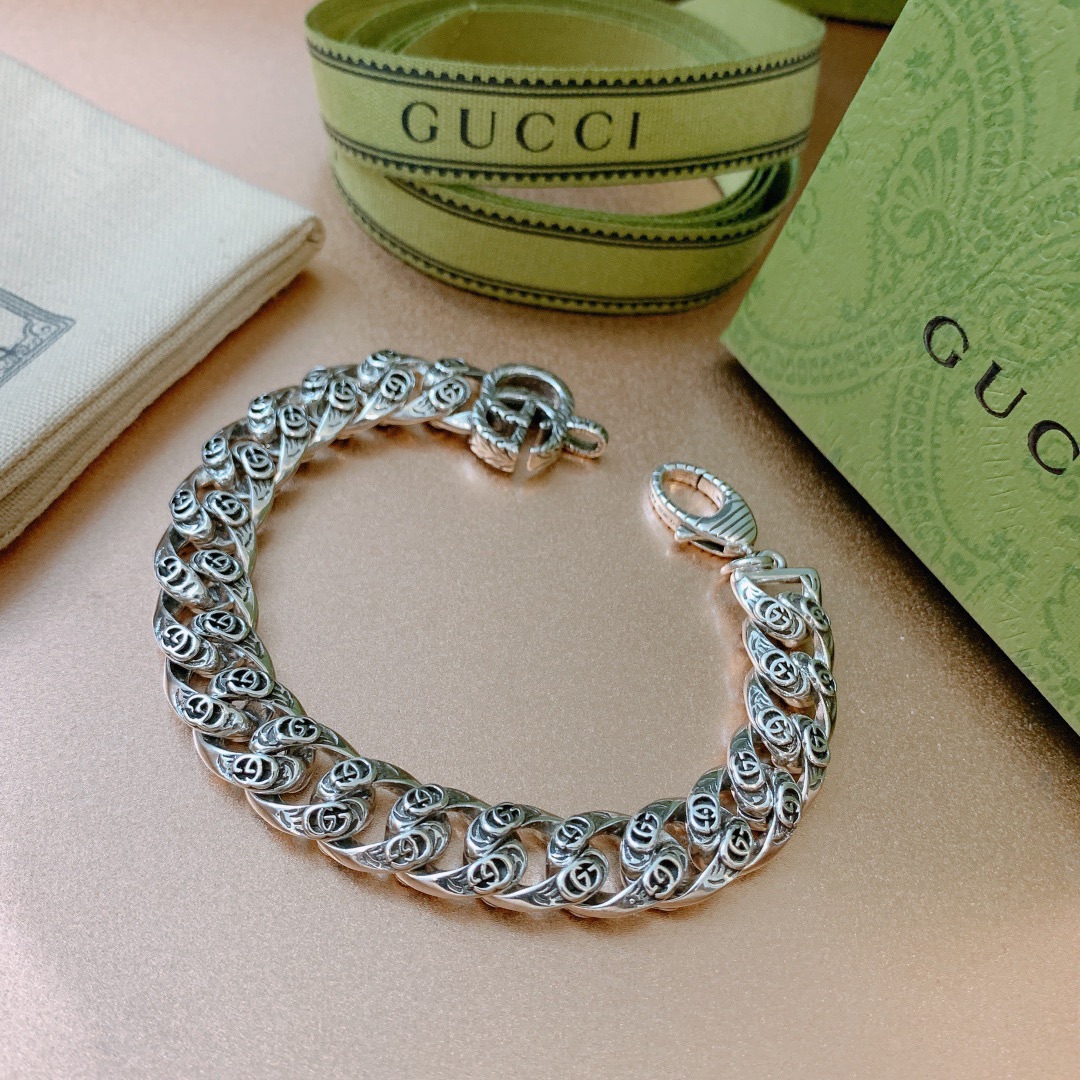 Gucci GG Bracelet - FashionPlug