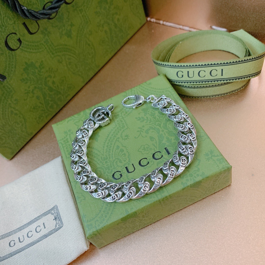 Gucci GG Bracelet - FashionPlug