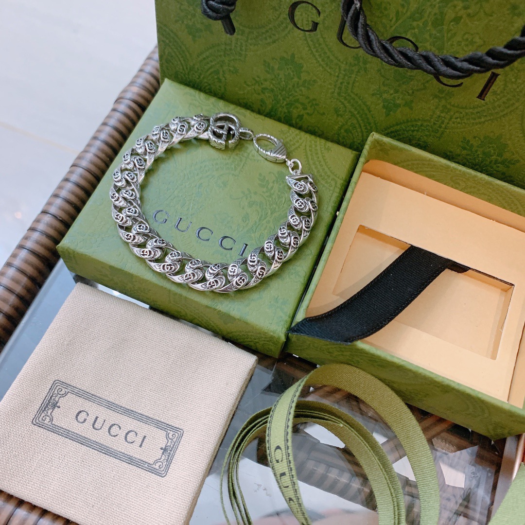 Gucci GG Bracelet - FashionPlug