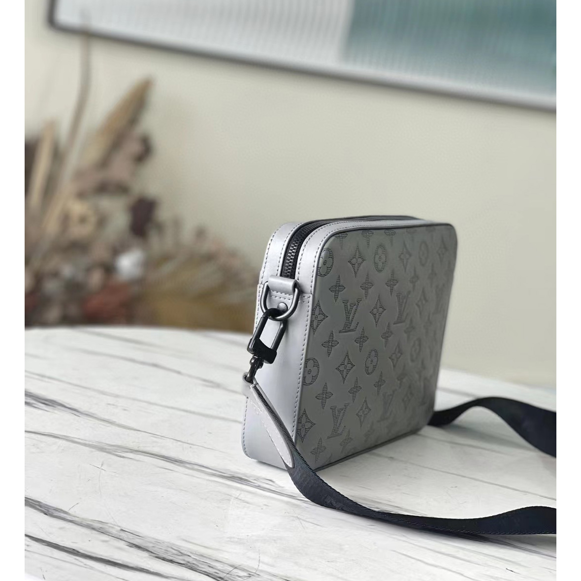 Louis Vuitton Duo Messenger(26-18.5-5cm)  m46104 - FashionPlug
