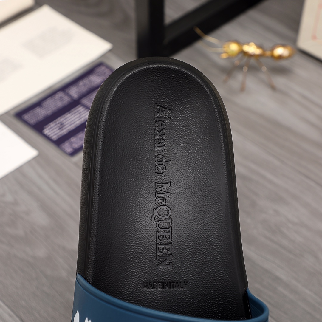 Alexander Mqueen Logo Slipper - FashionPlug