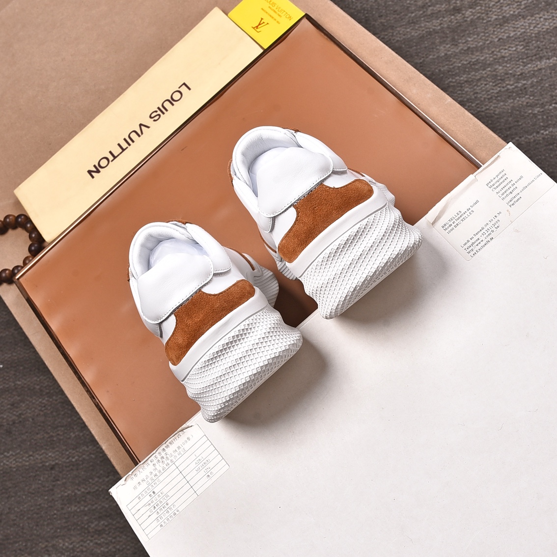Louis Vuitton Men's Logo Sneaker - FashionPlug