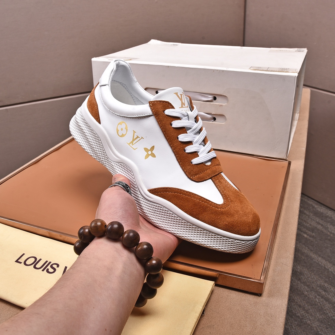 Louis Vuitton Men's Logo Sneaker - FashionPlug
