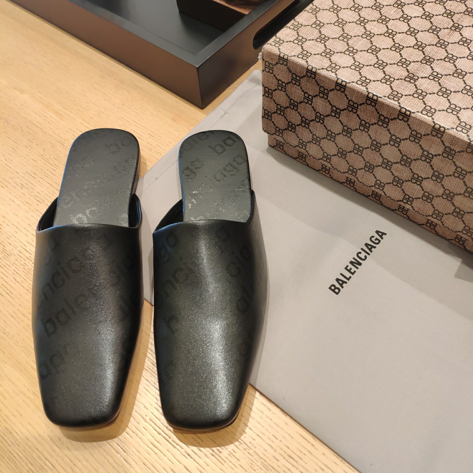 Balenciaga Logo  Leather Backless Loafers - FashionPlug