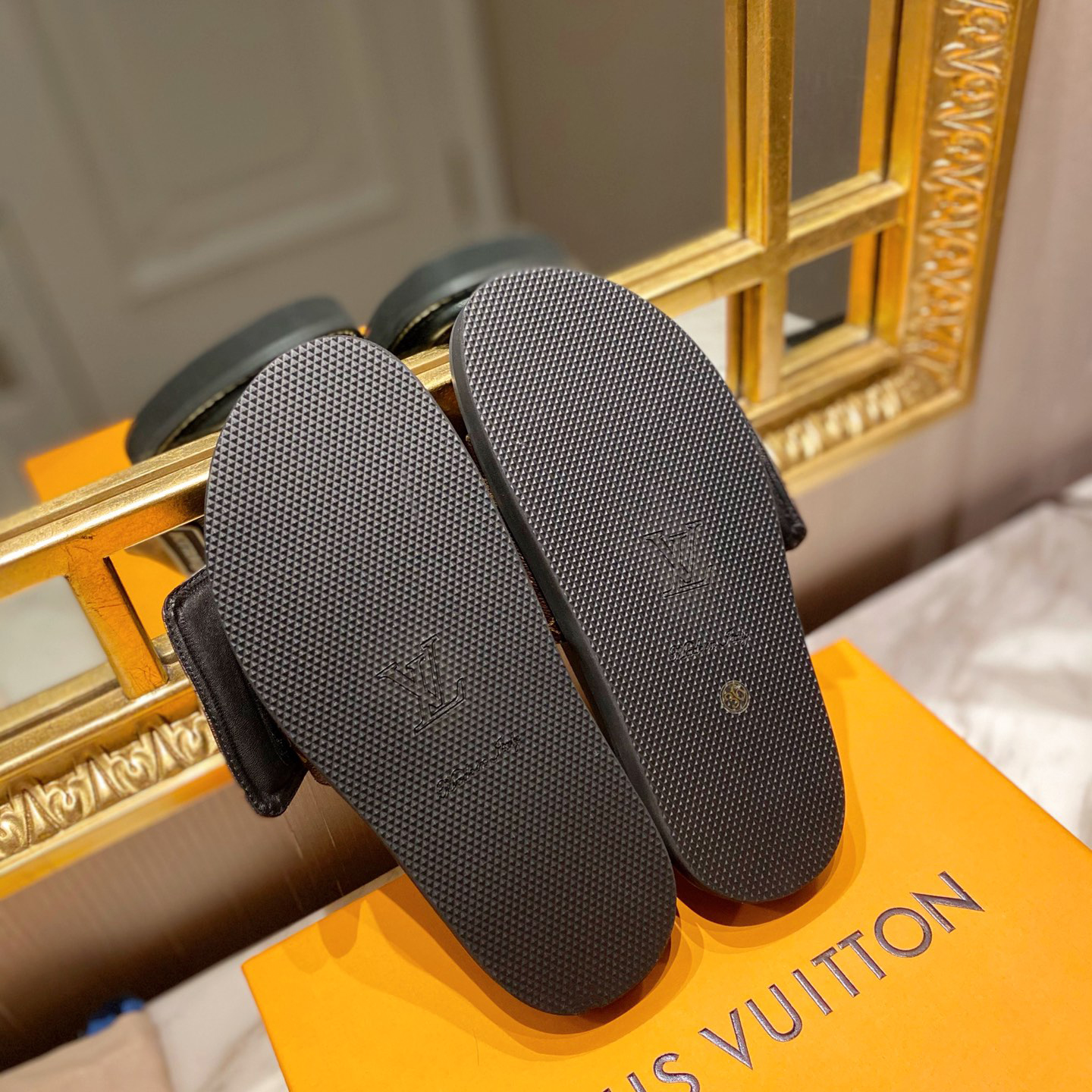 Louis Vuitton Monogram Slipper - FashionPlug