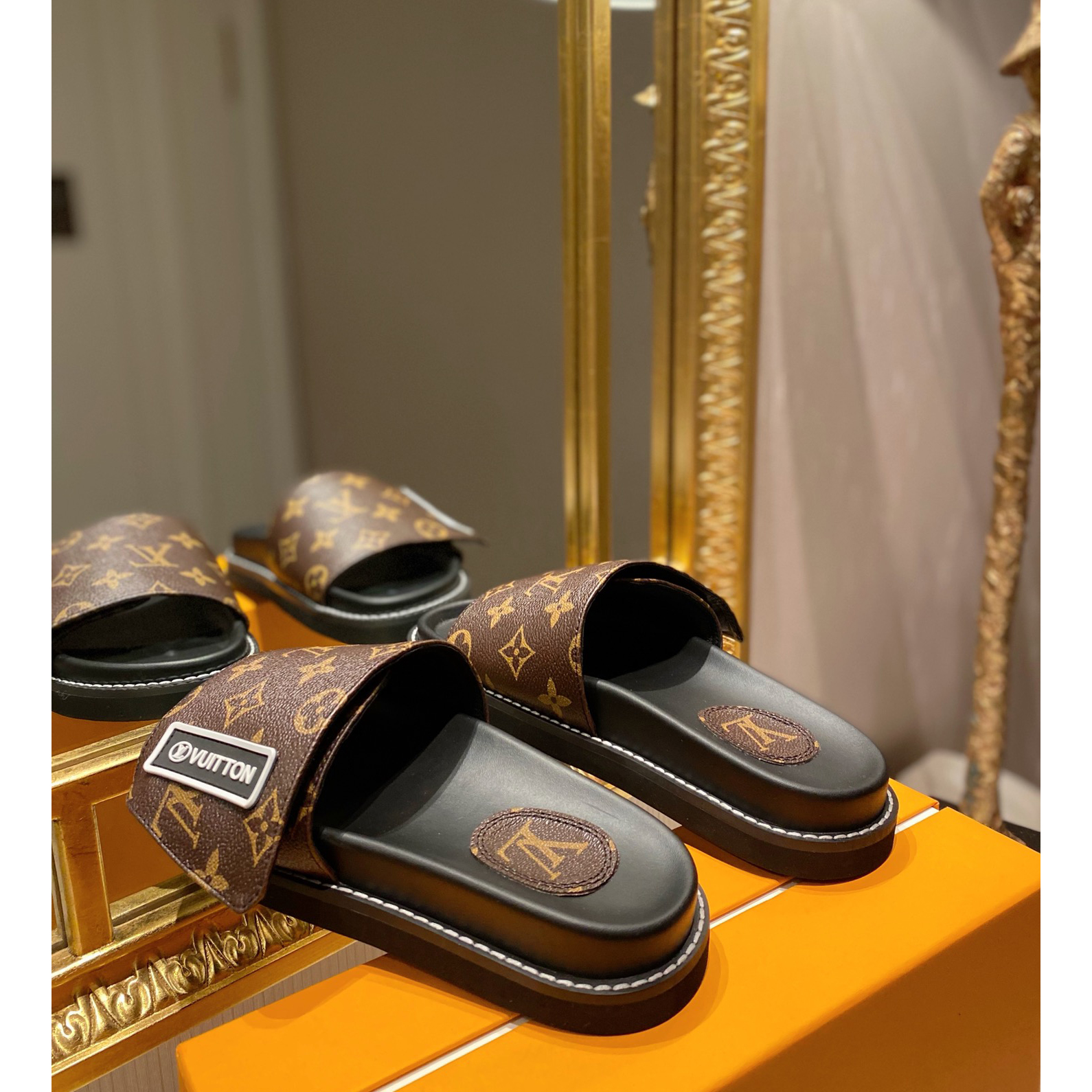 Louis Vuitton Monogram Slipper - FashionPlug