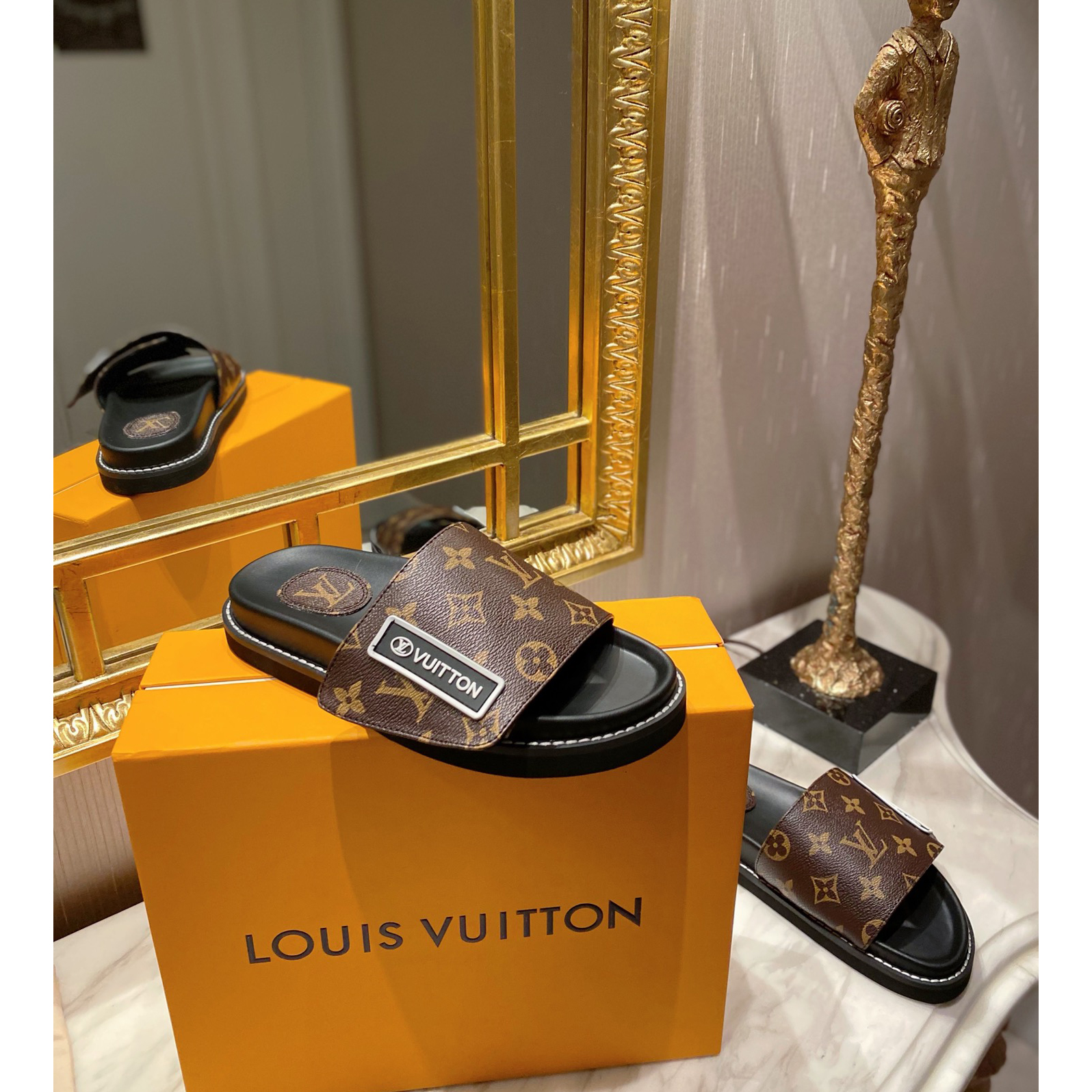 Louis Vuitton Monogram Slipper - FashionPlug