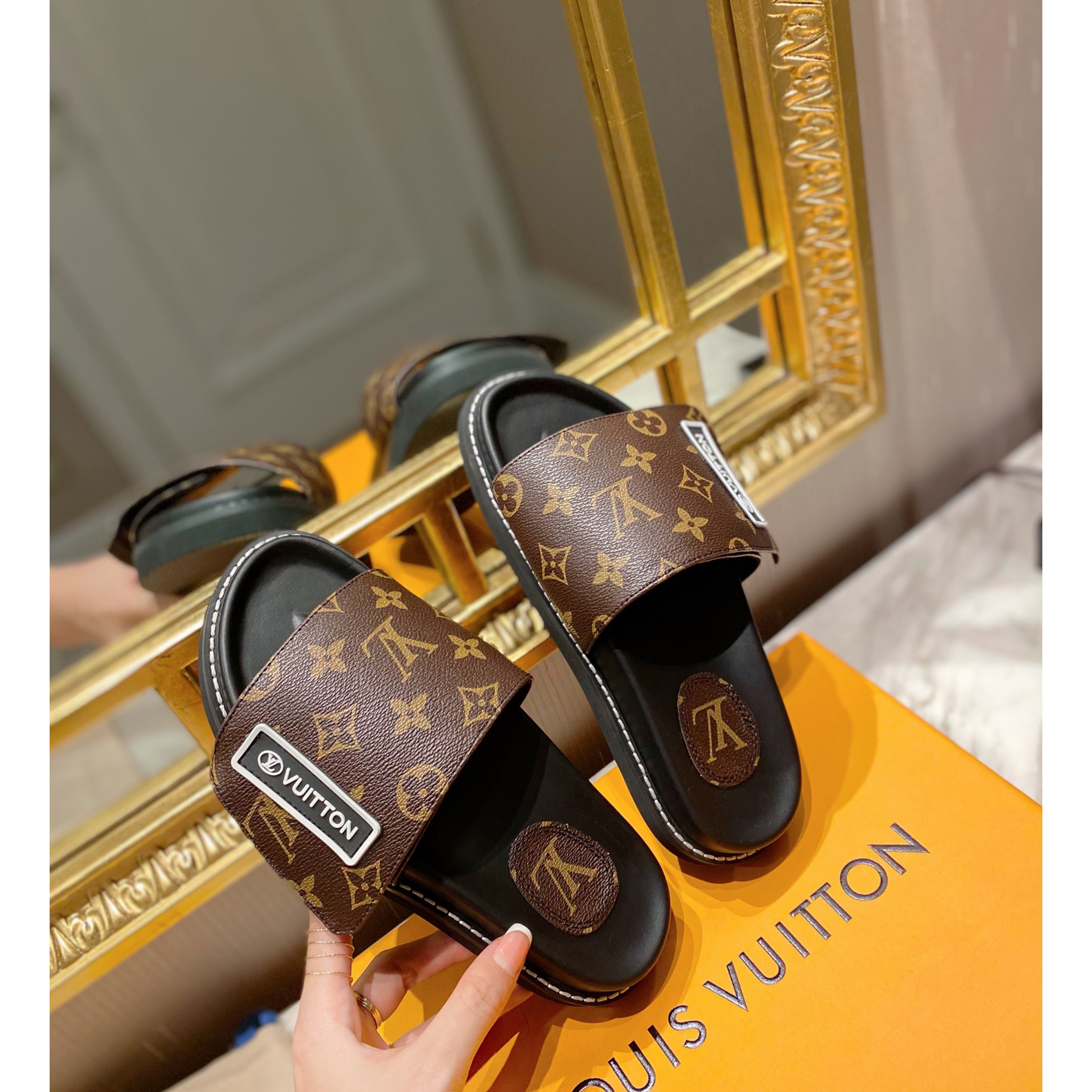 Louis Vuitton Monogram Slipper - FashionPlug