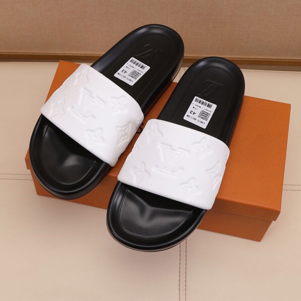 Louis Vuitton Monogram Slippers - FashionPlug