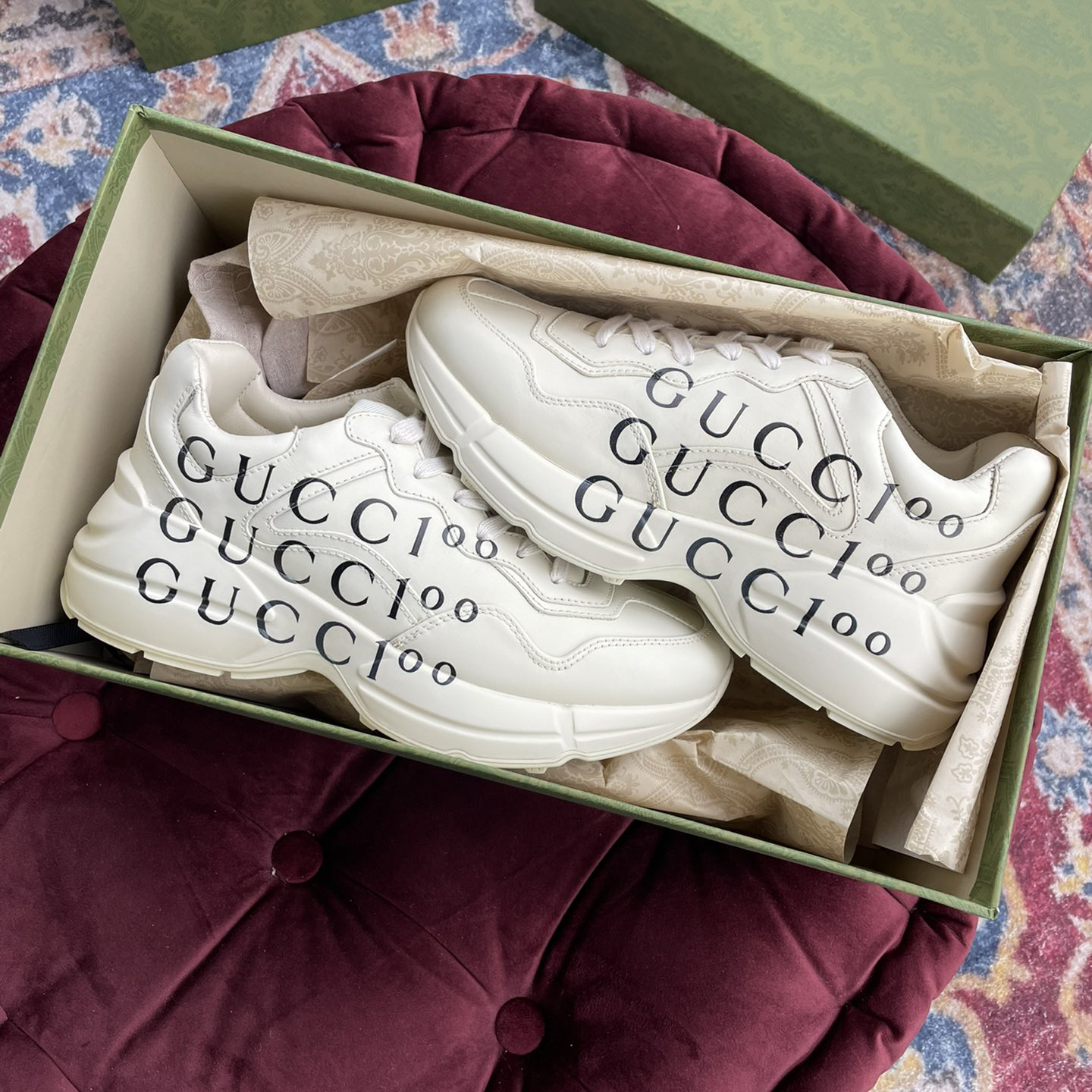 Gucci Men's Rhyton Sneaker In White - FashionPlug